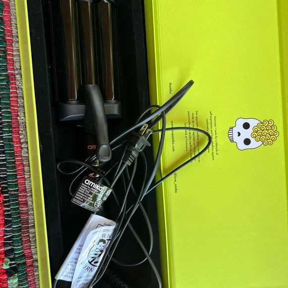 Amika High Tide Waver - Picture 5 of 7